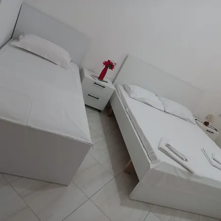 Fredi Apartman *