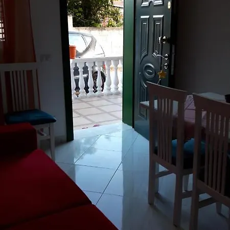 Fredi Apartment